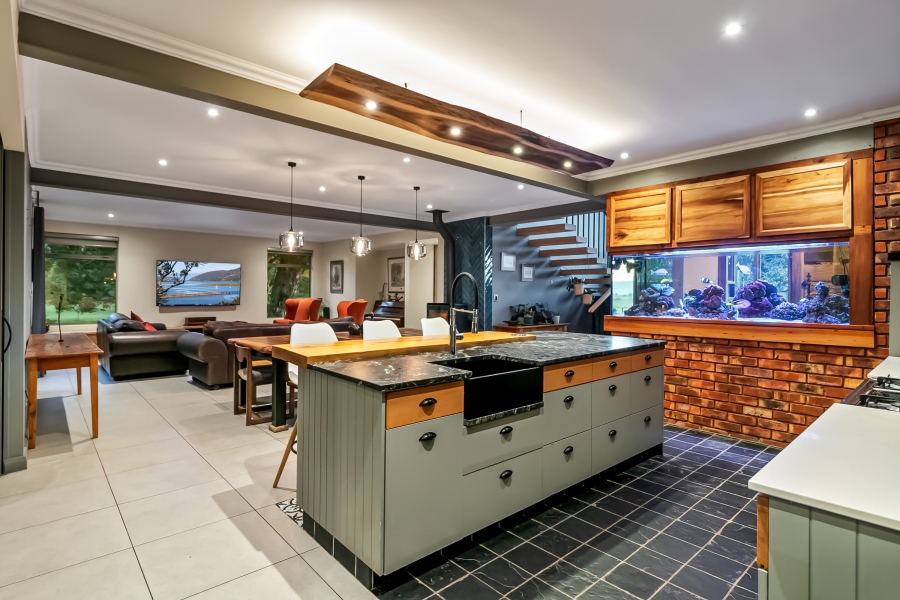 5 Bedroom Property for Sale in Brenton On Lake Western Cape